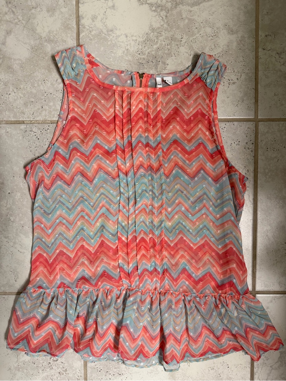 Elle| Sheer Flowy Tropical Sleeveless Chevron Peplum Top in Coral & Aqua | Sz S